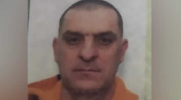 Homem encontrado morto em carro é identificado