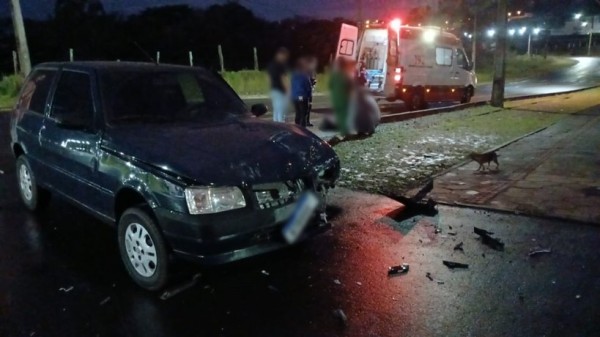 Acidente entre carro e moto deixa motociclista ferido