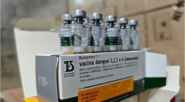 Paraná disponibiliza 31,5 mil doses da vacina contra a dengue para profissionais da saúde