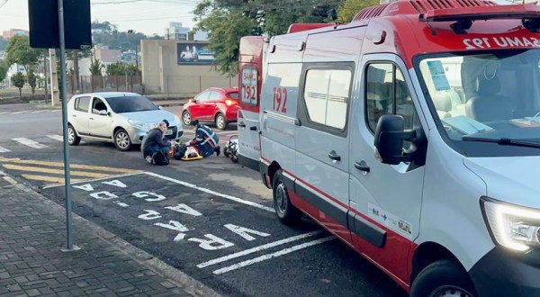 Pedestre é atropelada na faixa de pedestres