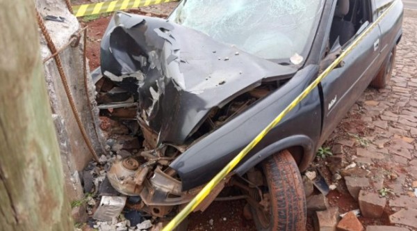 Casal e criança ficam feridos após grave acidente na PR-582