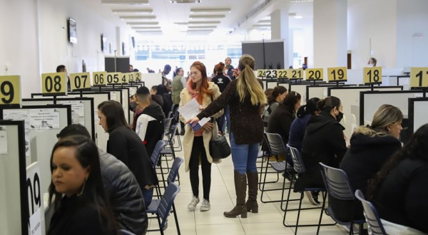 Paraná oferta 11.569 vagas de emprego nas Agências do Trabalhador