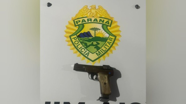 Após denúncia, homem é preso com pistola 765 na cintura