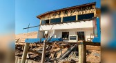 ‘Não sei para onde vou’, diz moradora de casa demolida por dunas em Florianópolis