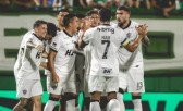 Atlético-MG goleia Chapecoense e mantém evolução com Domínguez