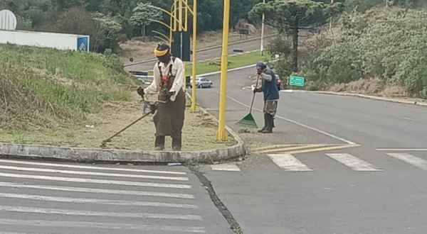 Trevos, ruas e sinalização: Prefeitura intensifica cuidado com a cidade