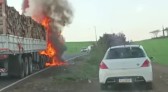 Caminhão é consumido pelo fogo na PR-493 em Dois Vizinhos