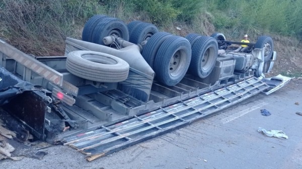 Motorista morre em acidente de caminhão na PR-449, entre Palmas e Mangueirinha
