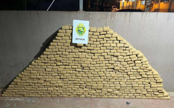 Mais de meia tonelada de maconha é apreendida pela PMPR