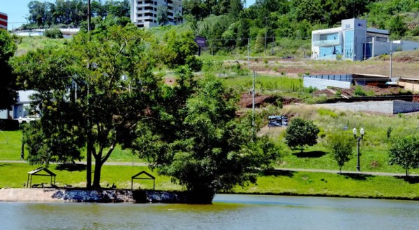 Homem seminu é preso após perturbar frequentadores do Parque Bela Vista
