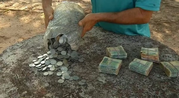 Irmãos encontram 32 milhões em Cruzados após morte do pai