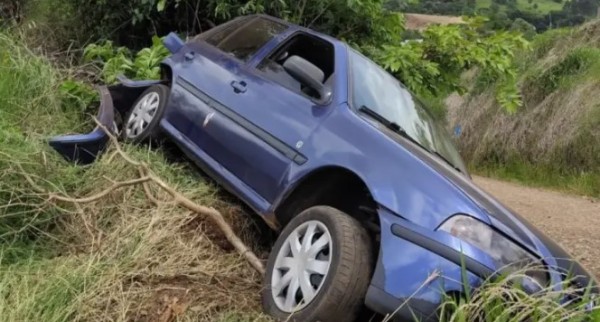 Colisão entre dois veículos é registrada na BR-280