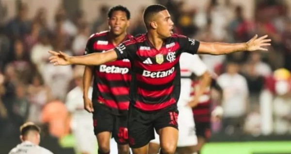 Flamengo fica no empate com São Paulo e perde chance de domir na liderança