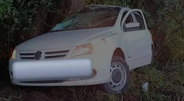 Mulher morre em colisão entre dois veículos na PR-281