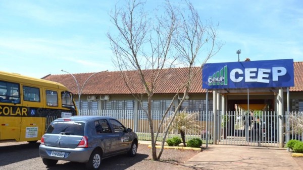 NRE anuncia ampliação de colégios em tempo integral e novos cursos técnicos para 2026