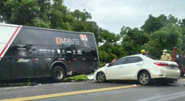 Técnicos de vôlei morrem em acidente na BR-277 a caminho da Taça Paraná 