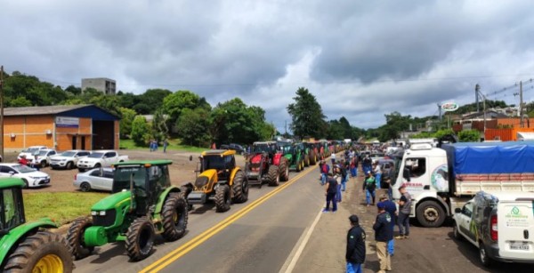 Setor leiteiro quer suspensão total das importações por 4 meses