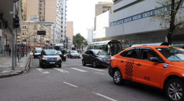 Pessoas com deficiência, autismo ou Síndrome de Down são isentas de IPVA no Paraná