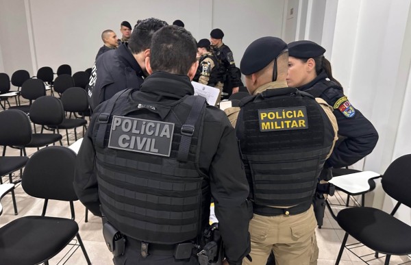 PCPR e PMPR prendem oito pessoas ligadas ao tráfico