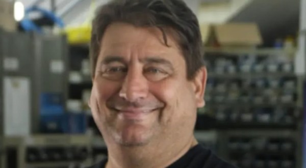 Quem era o empresário de SMOeste que morreu após receber diversas picadas de abelha no interior de Itapiranga