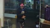 Polícia Civil do Paraná divulga imagem de homem suspeito de roubo registrado no mês de outubro