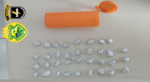 Menor é apreendido com drogas após tentativa de fuga e mergulho em rio