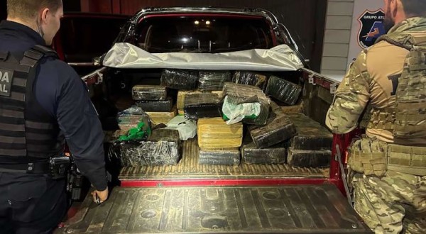 Caminhonete com meia tonelada de maconha é apreendida no oeste do Paraná