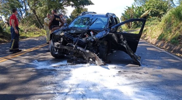 Acidente na PR 566 deixa casal e bebê em estado grave