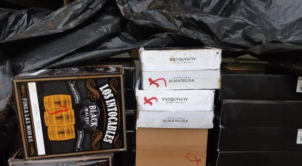 Cinco mil garrafas de vinho importadas irregularmente são apreendidas na BR-282 em Chapecó
