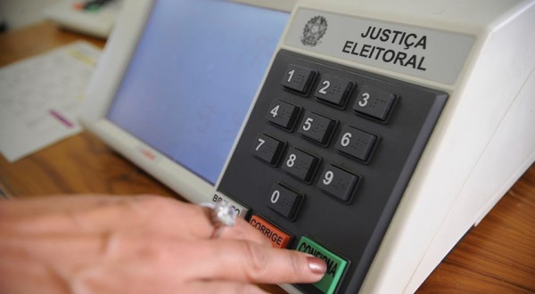 Consultor explica diferenças no financiamento de campanhas eleitorais no Brasil e na Europa
