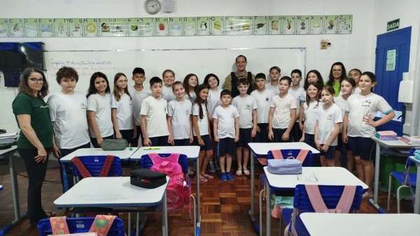 Polícia Militar realiza palestras sobre comportamento e prevenção ao bullying em escolas