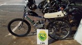 Dois adolescentes são abordados após fuga com bicicleta motorizada