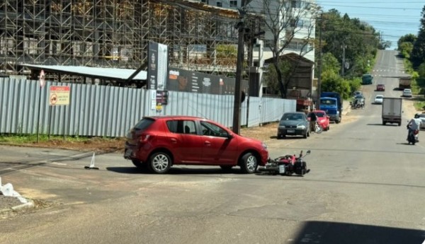 Homem fica ferido após colisão no Bairro Nossa Senhora Aparecida