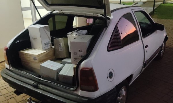 Veículo carregado com bebidas é interceptado no Sudoeste