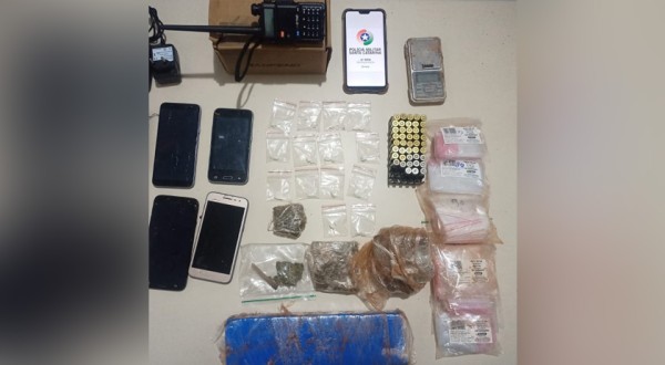 PM detém homens com maconha, crack e munições em residência do São Luiz