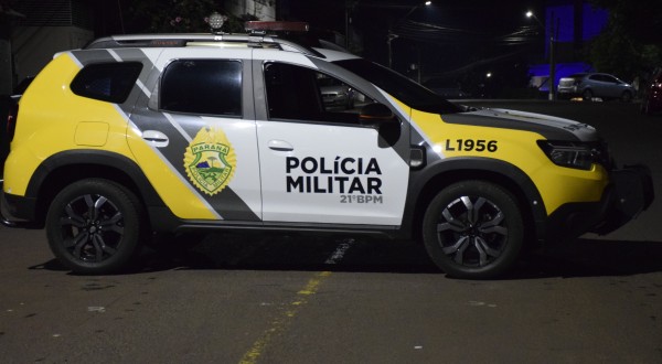 Homem é preso após agredir companheira durante deslocamento de carro