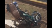 Acidente entre carro e moto deixou motociclista ferido na noite deste sábado (26)