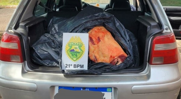 Policiais apreendem automóvel carregado com carne descaminhada da Argentina