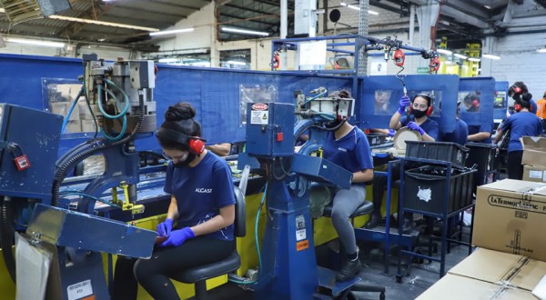 Paraná gerou mais de 196 mil vagas formais entre janeiro e novembro de 2021
