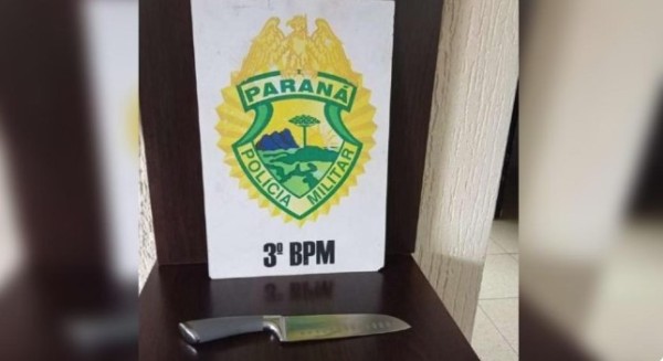 Menor de 14 anos leva faca para colégio para ‘intimidar’ pessoas e acaba apreedida pela PM