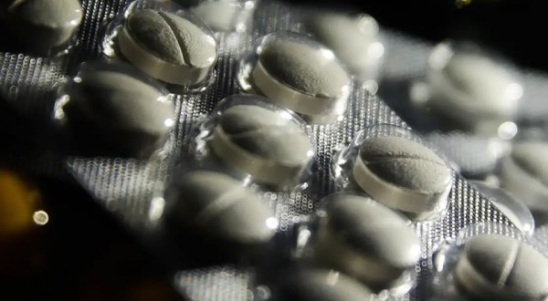 Câmara aprova projeto que permite venda de medicamentos em supermercados