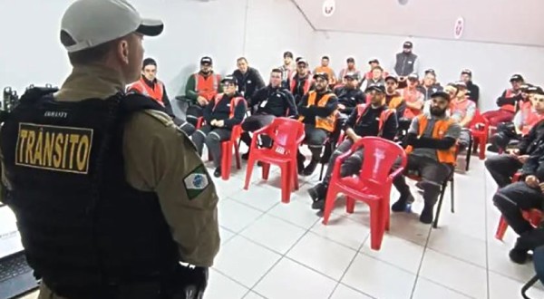 Polícia Militar realiza ação educativa de trânsito