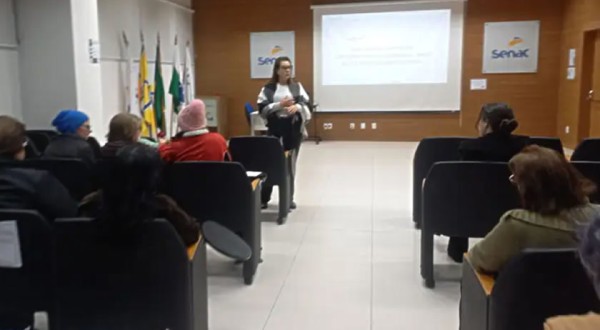 Evento promove debate sobre direitos das mulheres e enfrentamento à violência