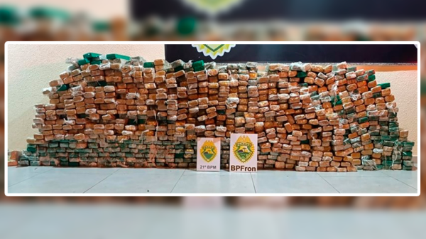 Caminhão escondia quase uma tonelada de maconha em fundo falso na PR-483