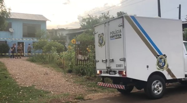 Homem é encontrado morto por enforcamento e Polícia investiga possível homicídio