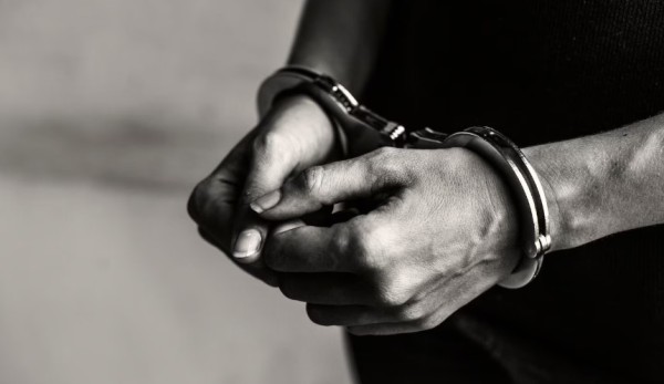 Homem é preso por direção perigosa e por conduzir motocicleta sem CNH