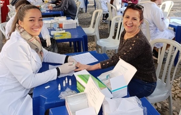 Saúde faz mais de 1.500 testes no calçadão em ação contra hepatites virais