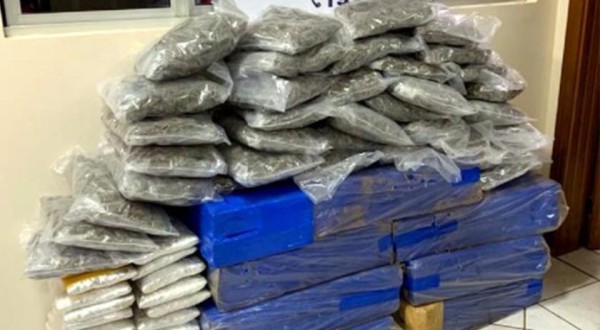 PRF apreende quase 240 kg de maconha e skunk na BR 282