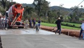 Prefeitura inicia pavimentação de estradas rurais com concreto
