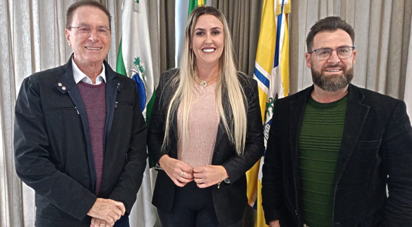 Município receberá ambulância e veículos para a Saúde